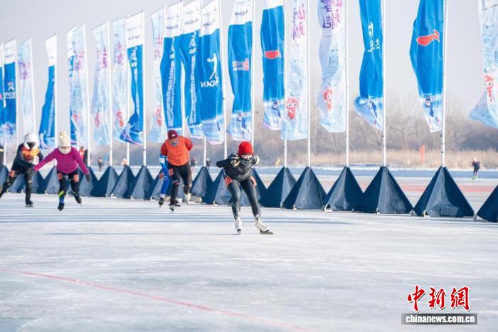哈尔滨冰超2026亚洲速度滑冰超级耐力赛正式开赛