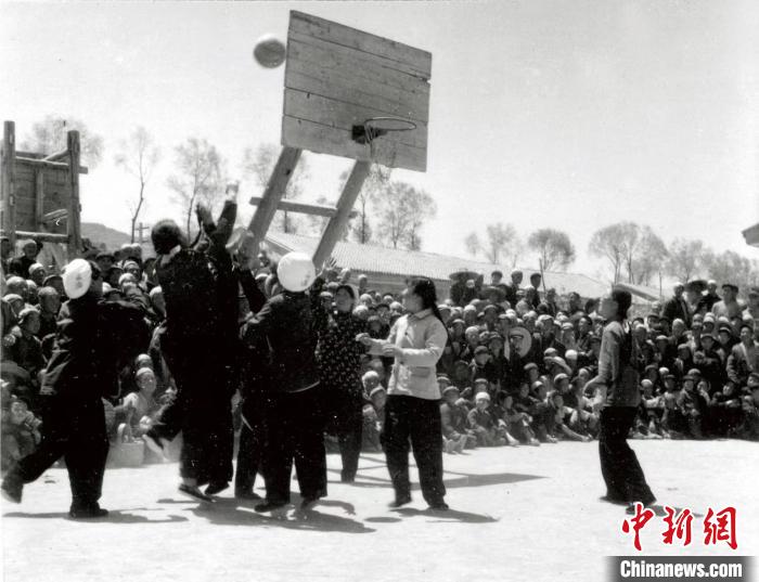 临夏州举办黄河流域农民篮球赛 搭建牡丹文化节