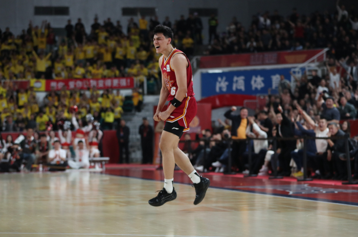 广东男篮复仇新疆稳居第三 山西力克北控暂列第