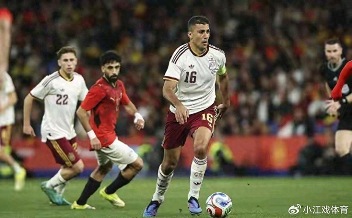 皇马中场补强遇阻，维蒂尼亚等七人成引援焦点