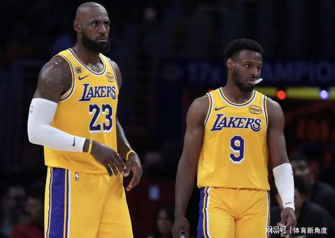 湖人队季后赛首战告捷 詹姆斯13胜纪录再添一役